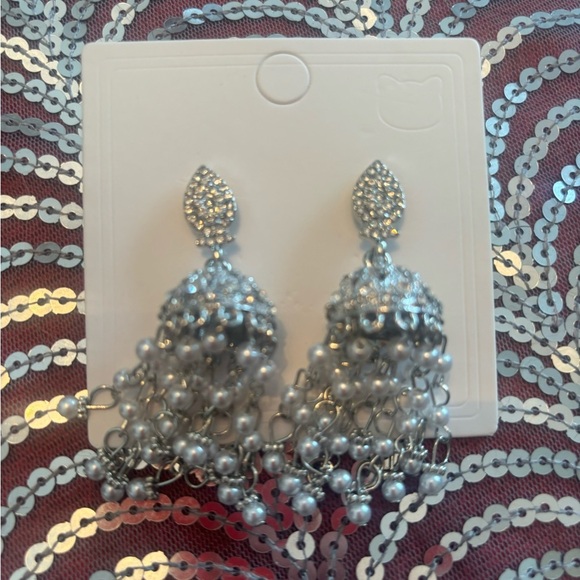 Elegant 304 stainless steel Silver and White Dangle Earrings - Picture 2 of 12